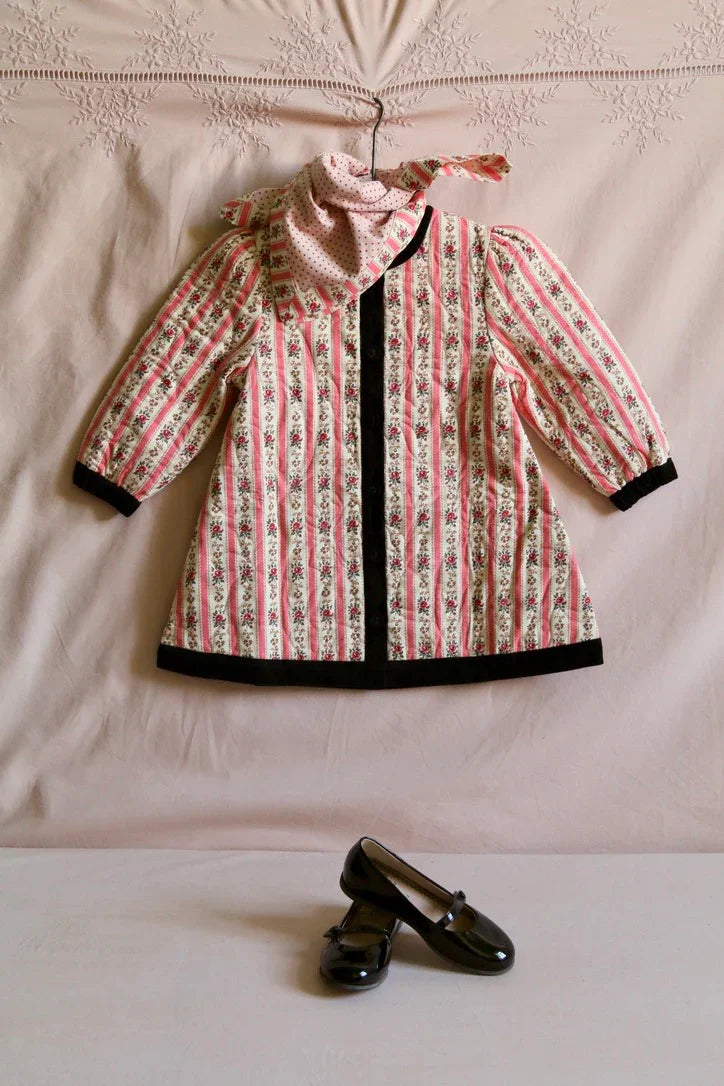 Quilted wallpaper pink coat dress and its scarf