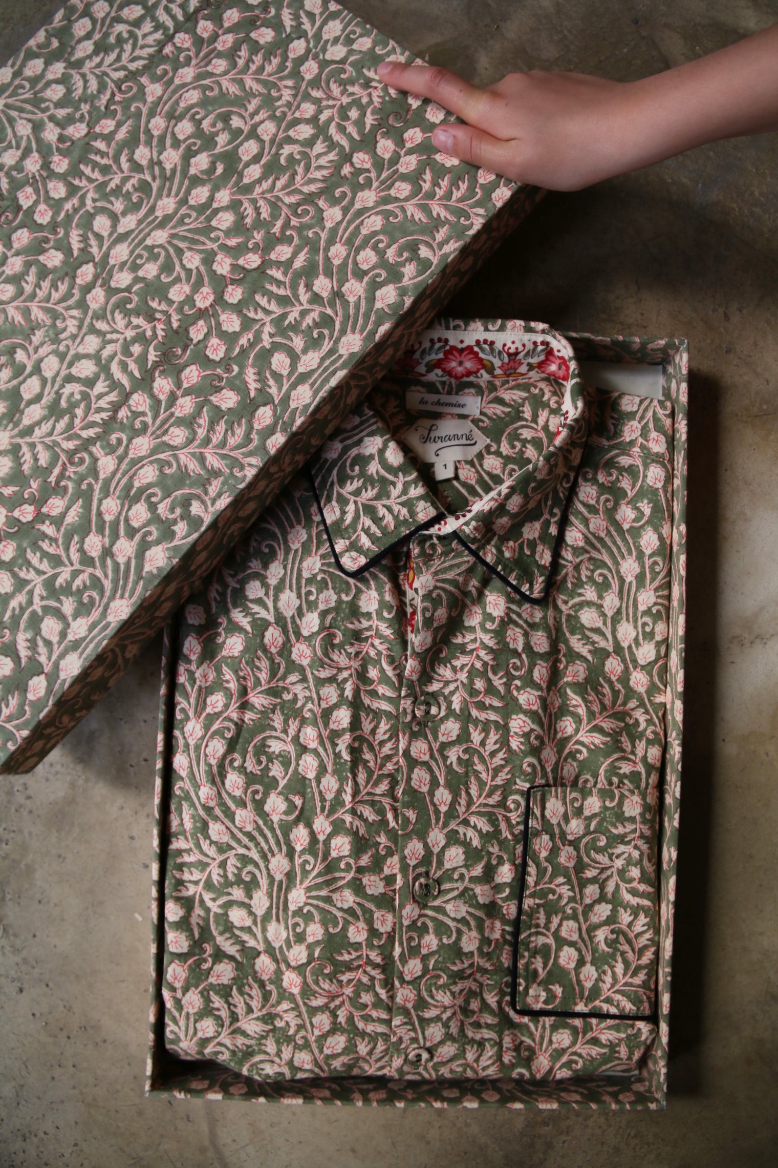 Chemise unisex printed "foliage"