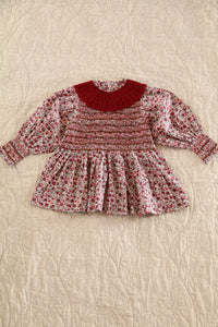 Blouse à smocks champ de fleurs et son col crochet