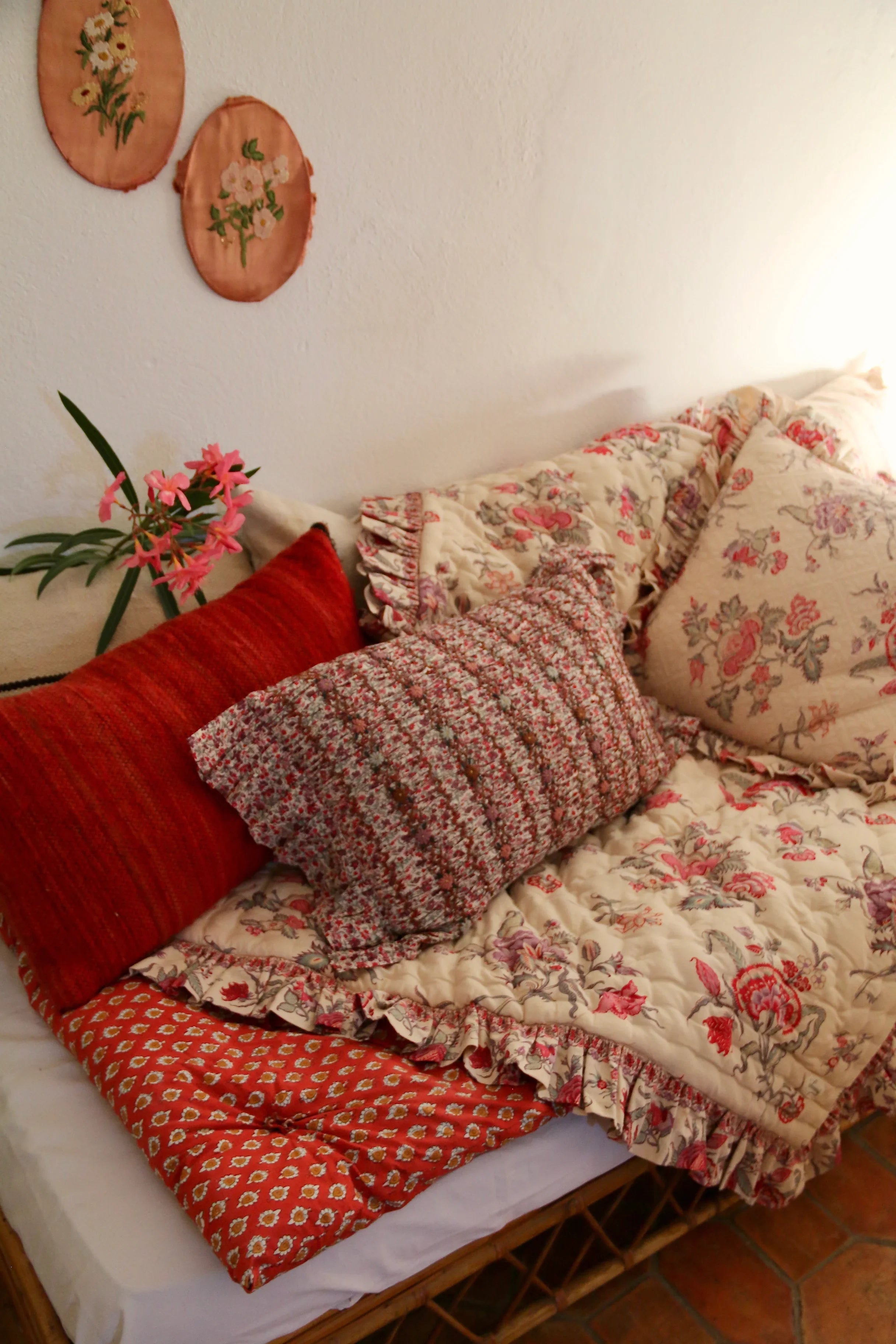 Clothing for children with a vintage spirit but with a modern